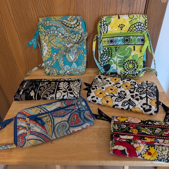 Bundle of 6 Vera Bradley Purses, Wristlets, and Wallets. - Picture 2 of 8